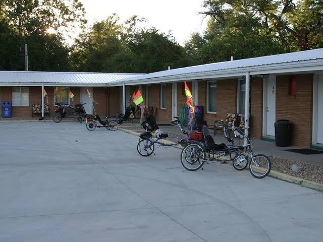 Windsor Crossroads Motel